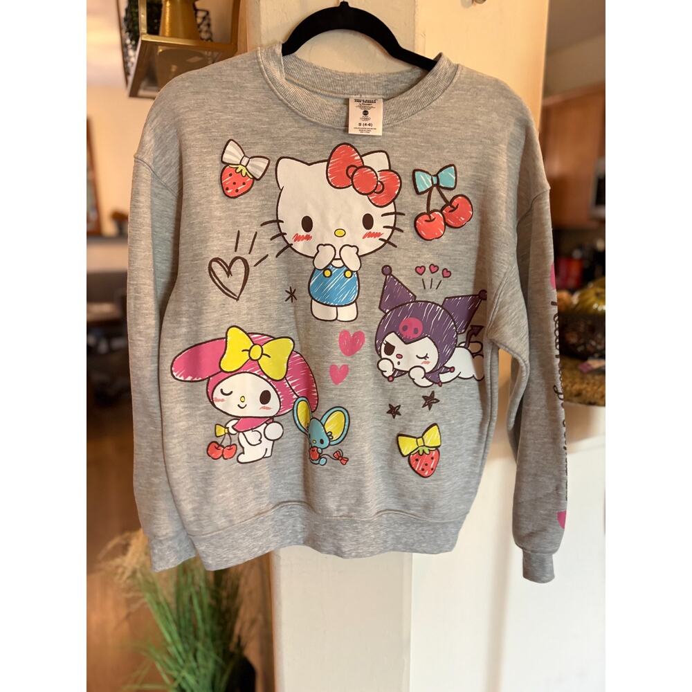 Sanrio Hello Kitty and Friends Women's Grey Crewneck Sweatshirt Small 2-8